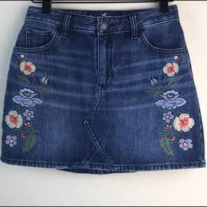 Hollister High-Rise Embroidered Denim Skirt